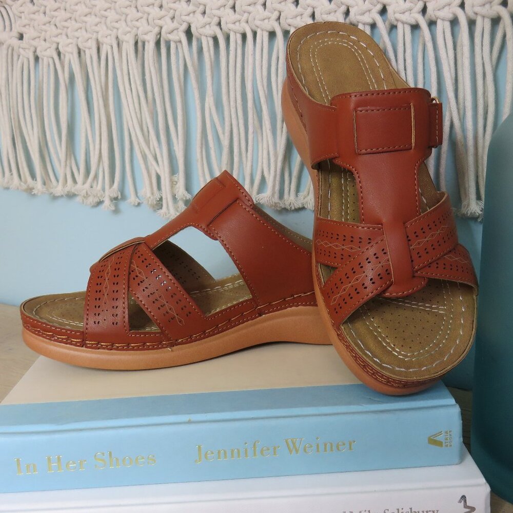 Brown Mule Summer Sandals Size 7.5 Comfortable Cushion Sole Velcro...126
